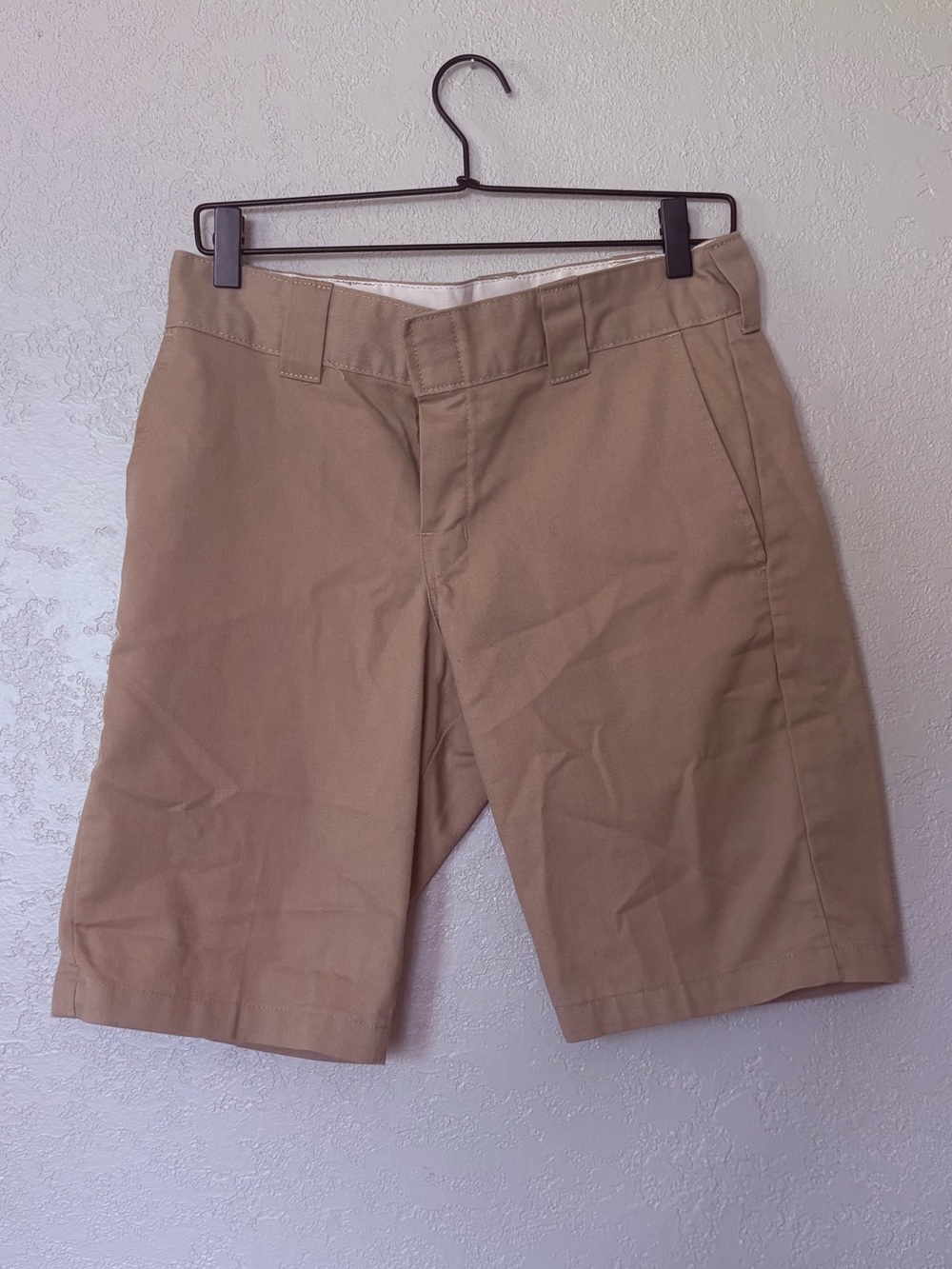 Dickies men’s slim fit khaki style shorts